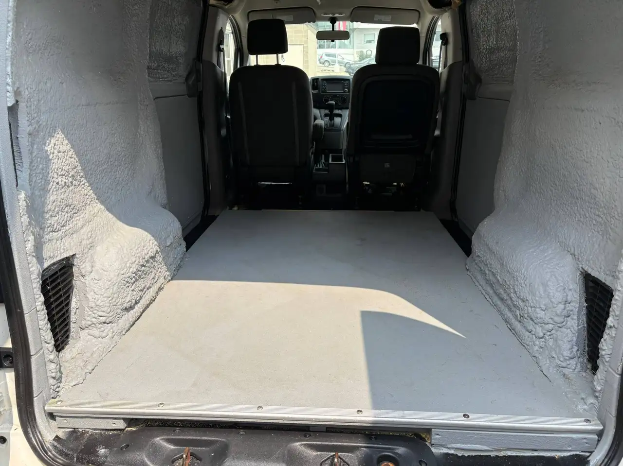 Nissan NV200 снимка Nissan NV200