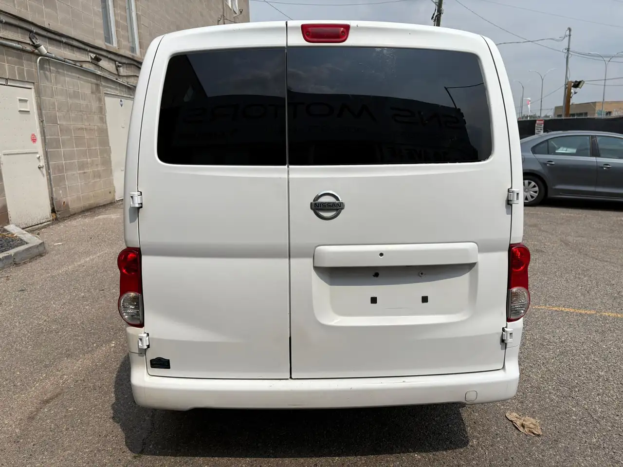 Nissan NV200 снимка Nissan NV200