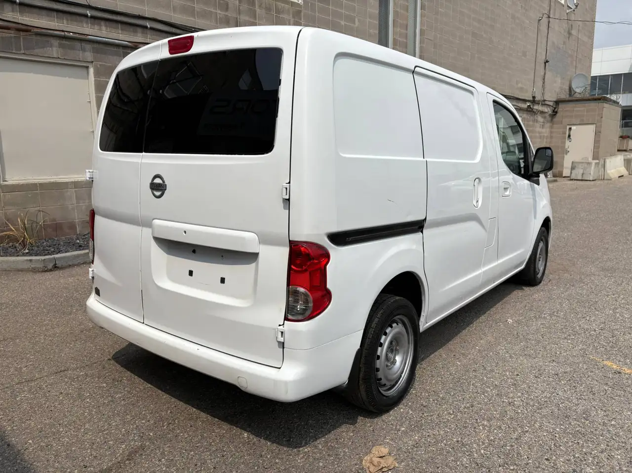 Nissan NV200 снимка Nissan NV200