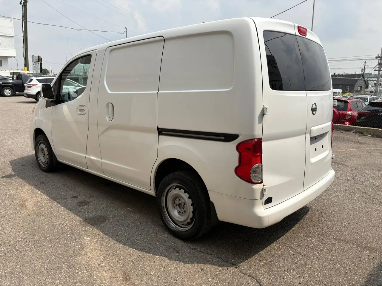 Nissan NV200 снимка Nissan NV200