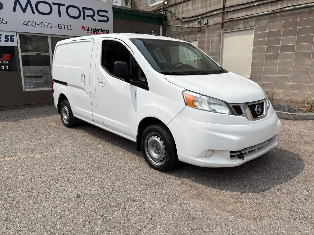 Nissan NV200 снимка Nissan NV200
