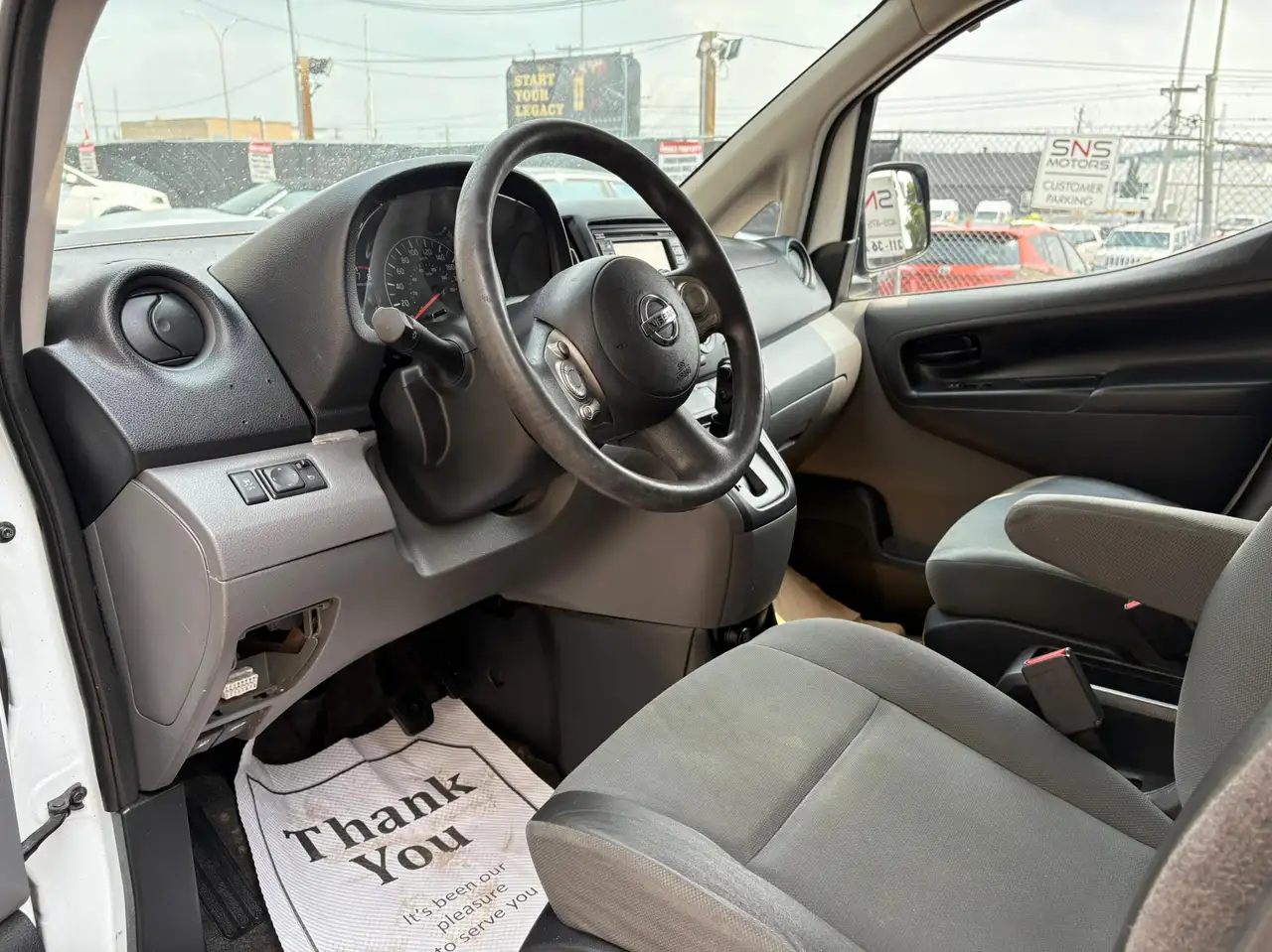 Nissan NV200 снимка Nissan NV200