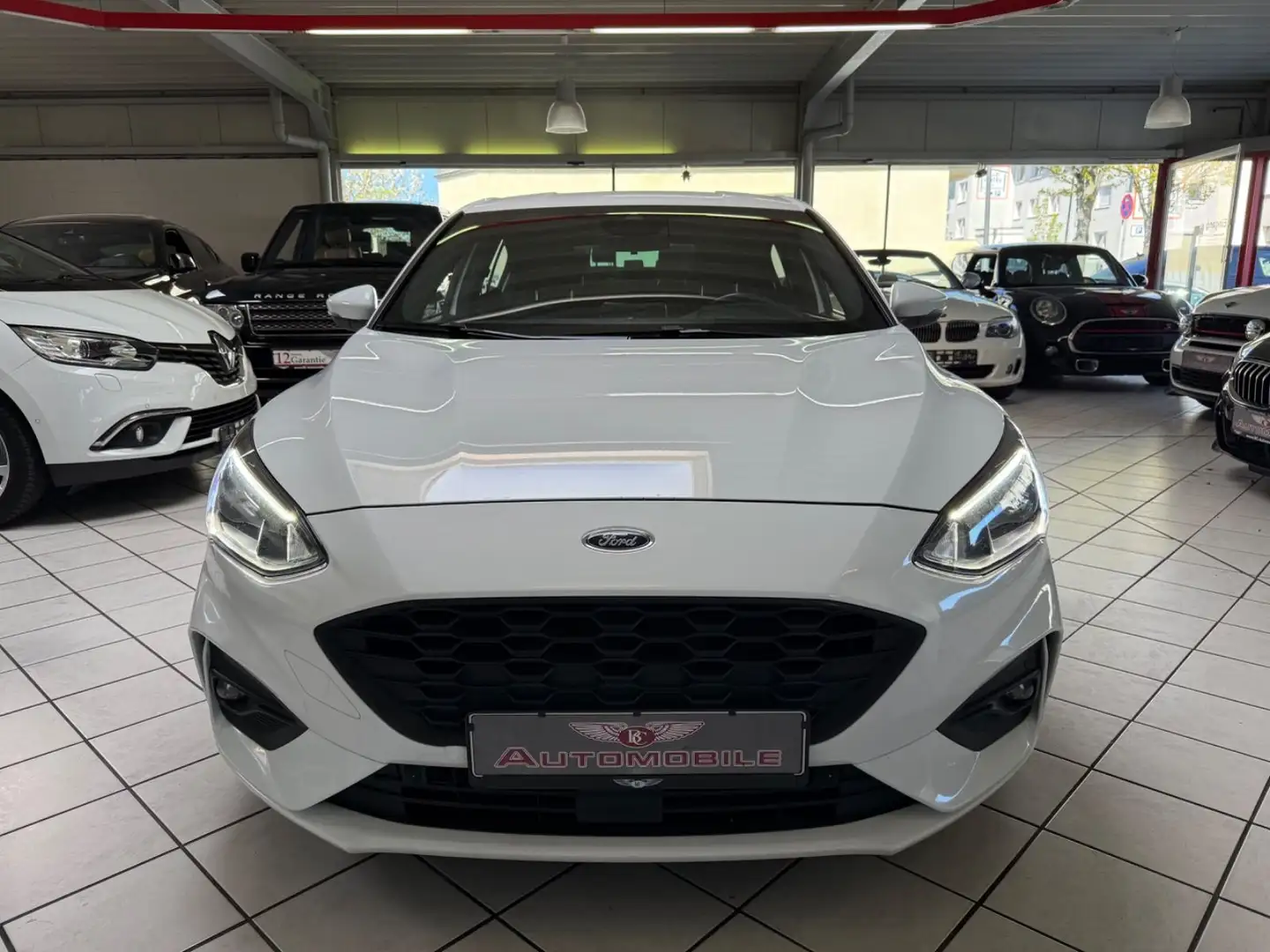 Ford Focus Lim. ST-Line 2.0 NAVI PDC KEYLESS GO Weiß - 2