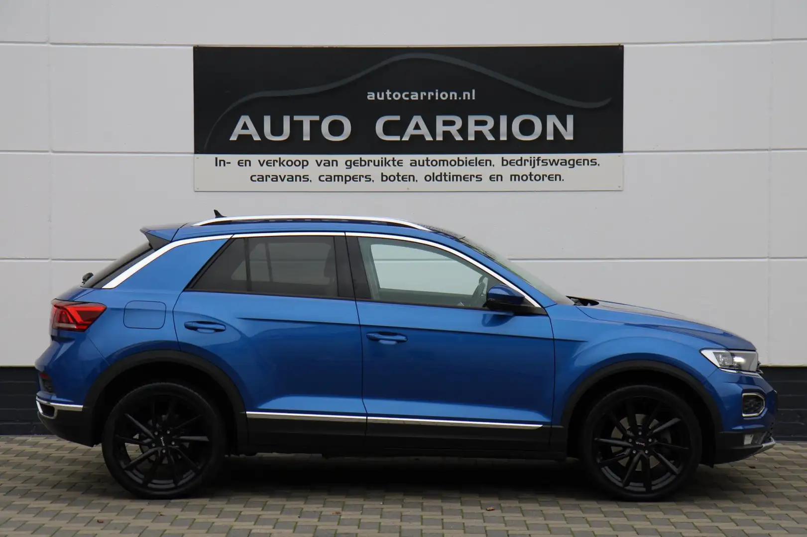 Volkswagen T-Roc 1.5 TSI Sport 150PK Carplay LED Trekhaak !! Blauw - 2