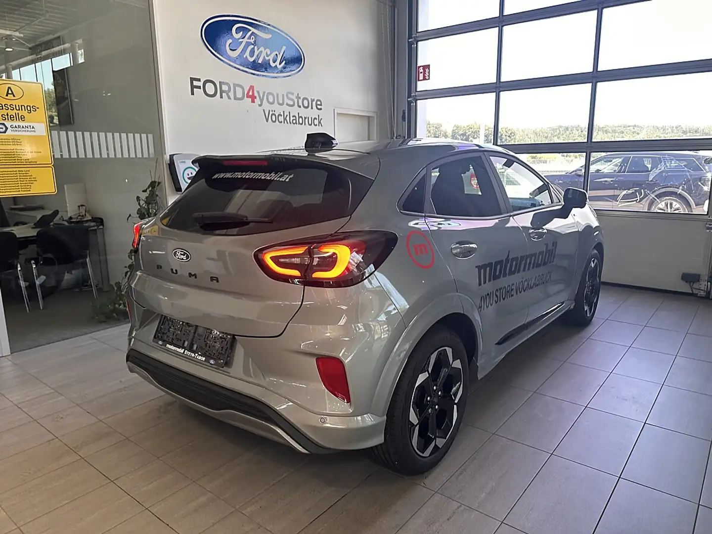 Ford Puma 1,0 EcoBoost Hybrid ST-Line X Silber - 2