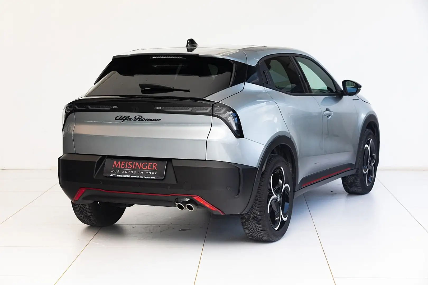 Alfa Romeo Junior Ibrida Speciale 1.2 MHEV e-DCT6 Grau - 2