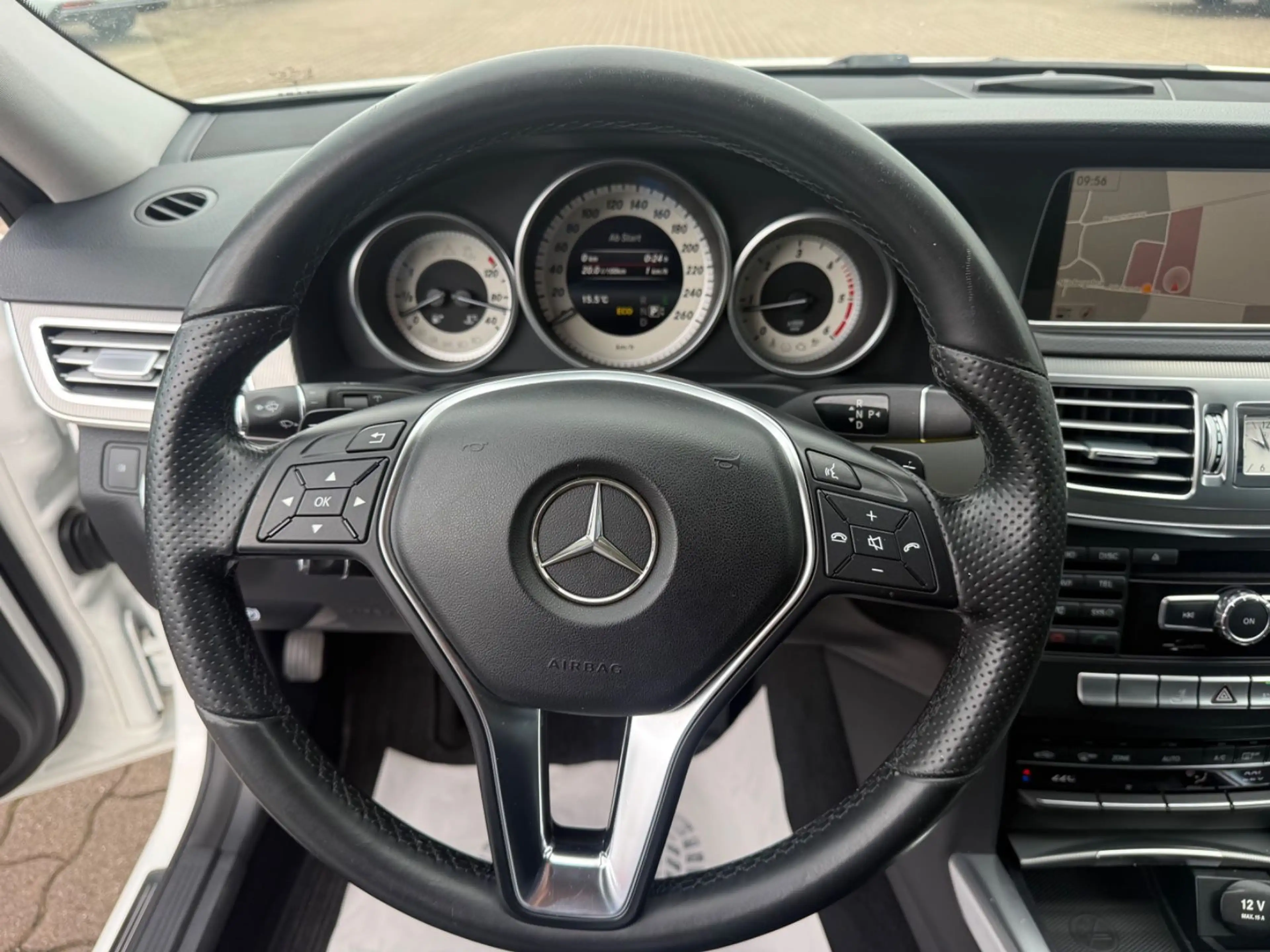 Mercedes-Benz E 250 E T-Modell E 250 BlueTec 4Matic E-Heck — photo 15