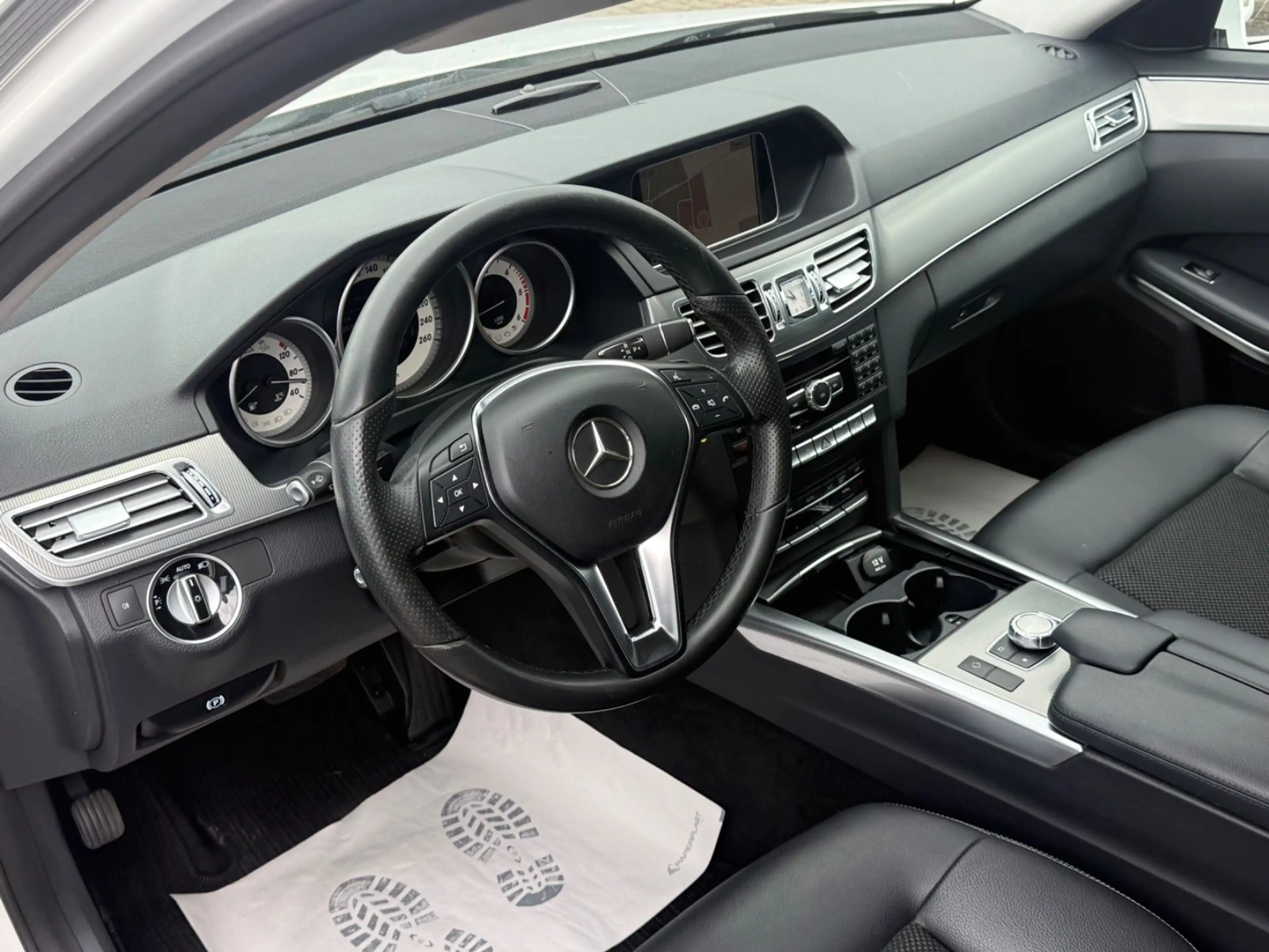 Mercedes-Benz E 250 E T-Modell E 250 BlueTec 4Matic E-Heck — photo 7