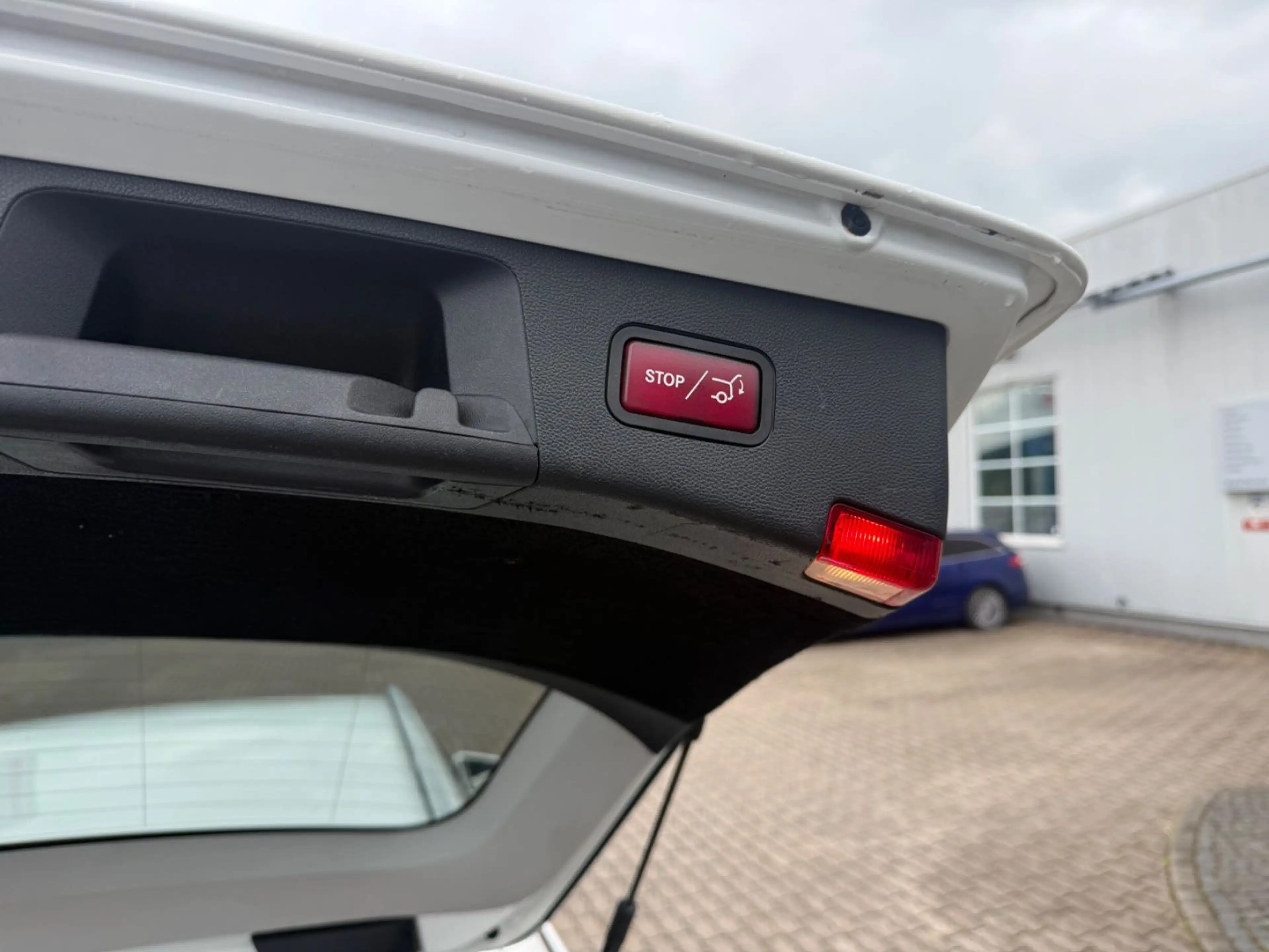 Mercedes-Benz E 250 E T-Modell E 250 BlueTec 4Matic E-Heck — photo 11