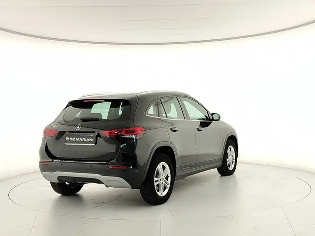 Mercedes-Benz Gla view 5