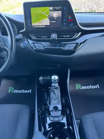 Toyota C-HR view 6