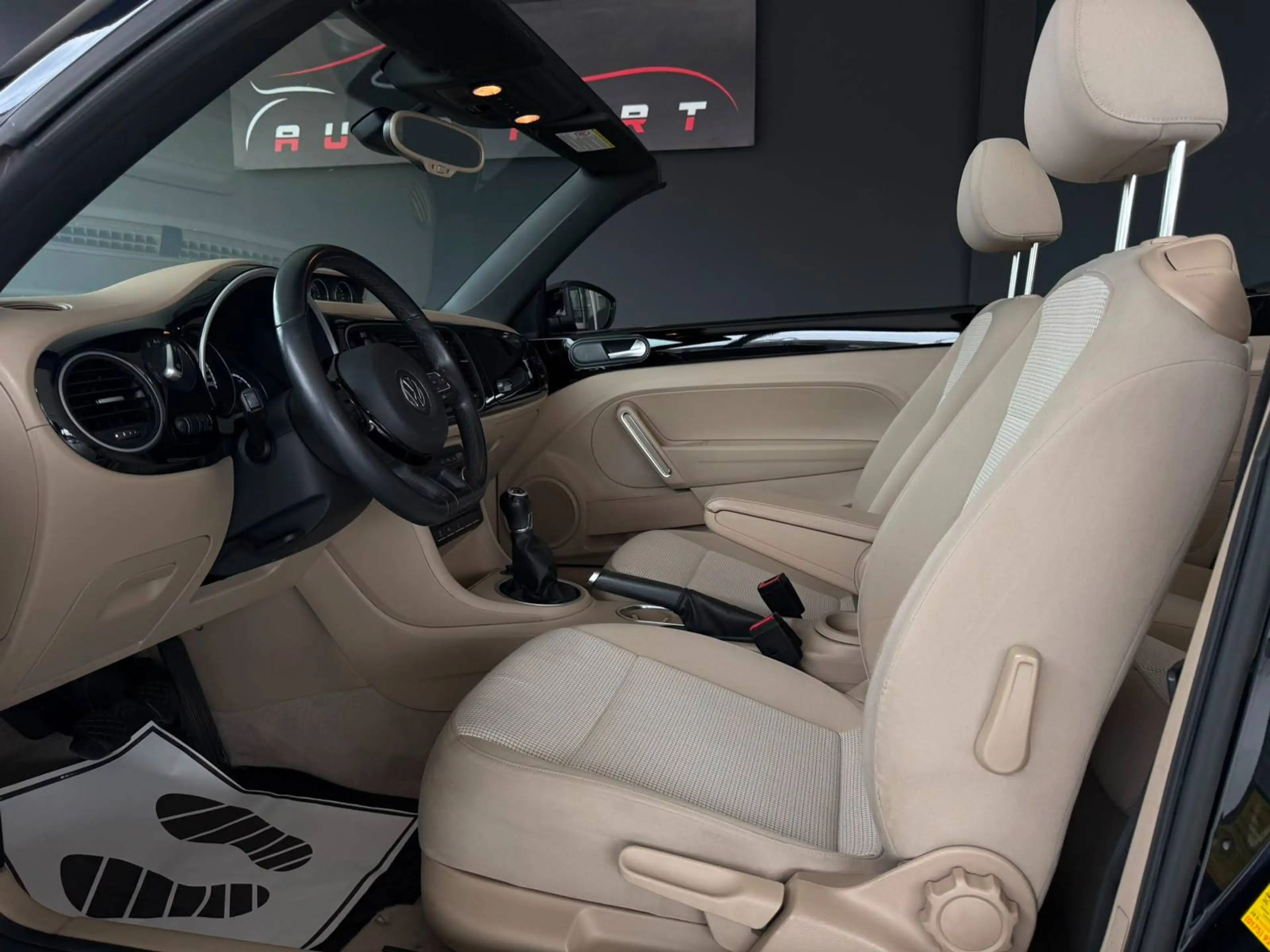 Volkswagen Beetle 1,6 TDI Design *BI-XENON*NAVI*TEMP*PDC* — photo 7