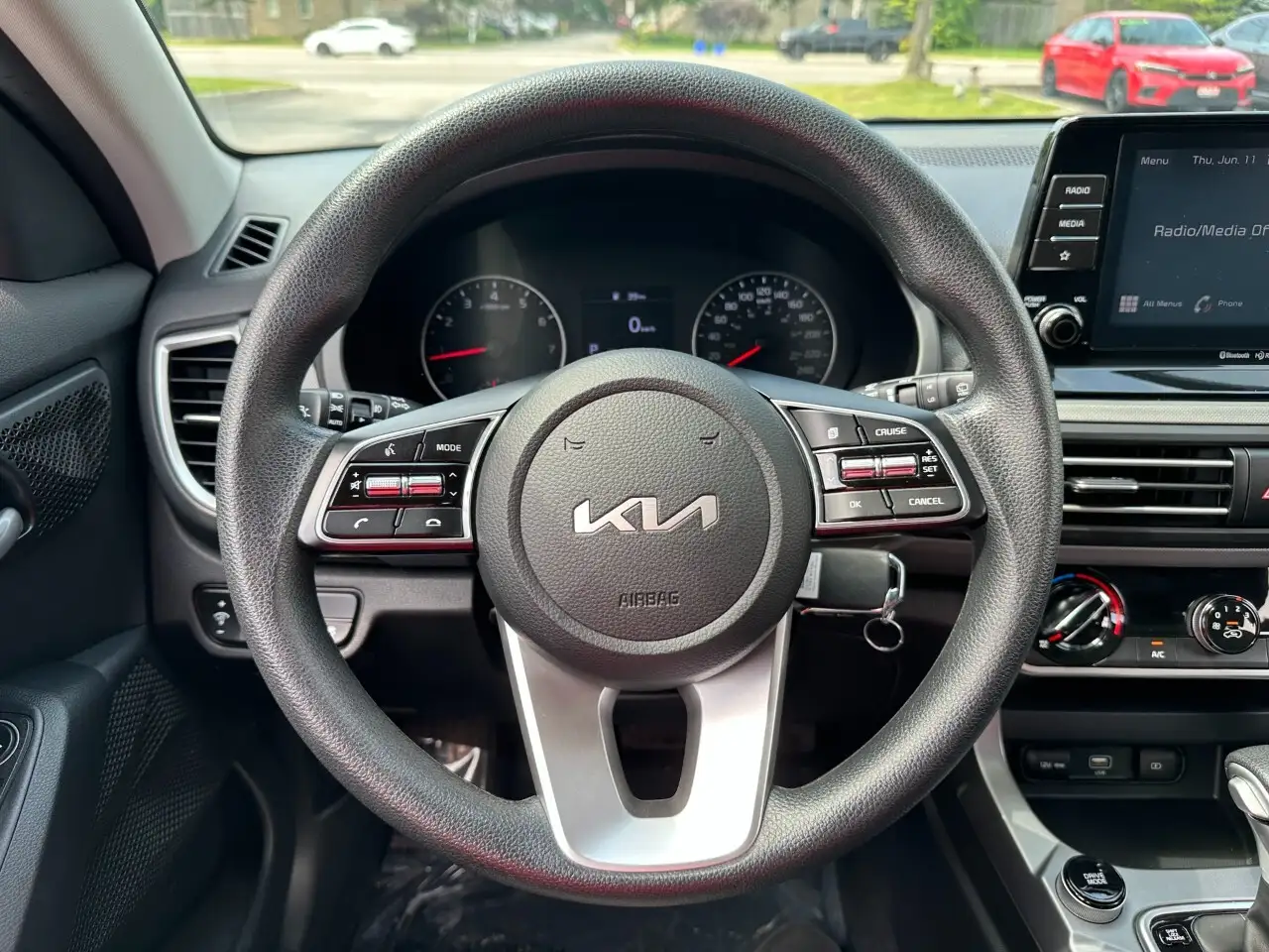 Kia Seltos photo Kia Seltos