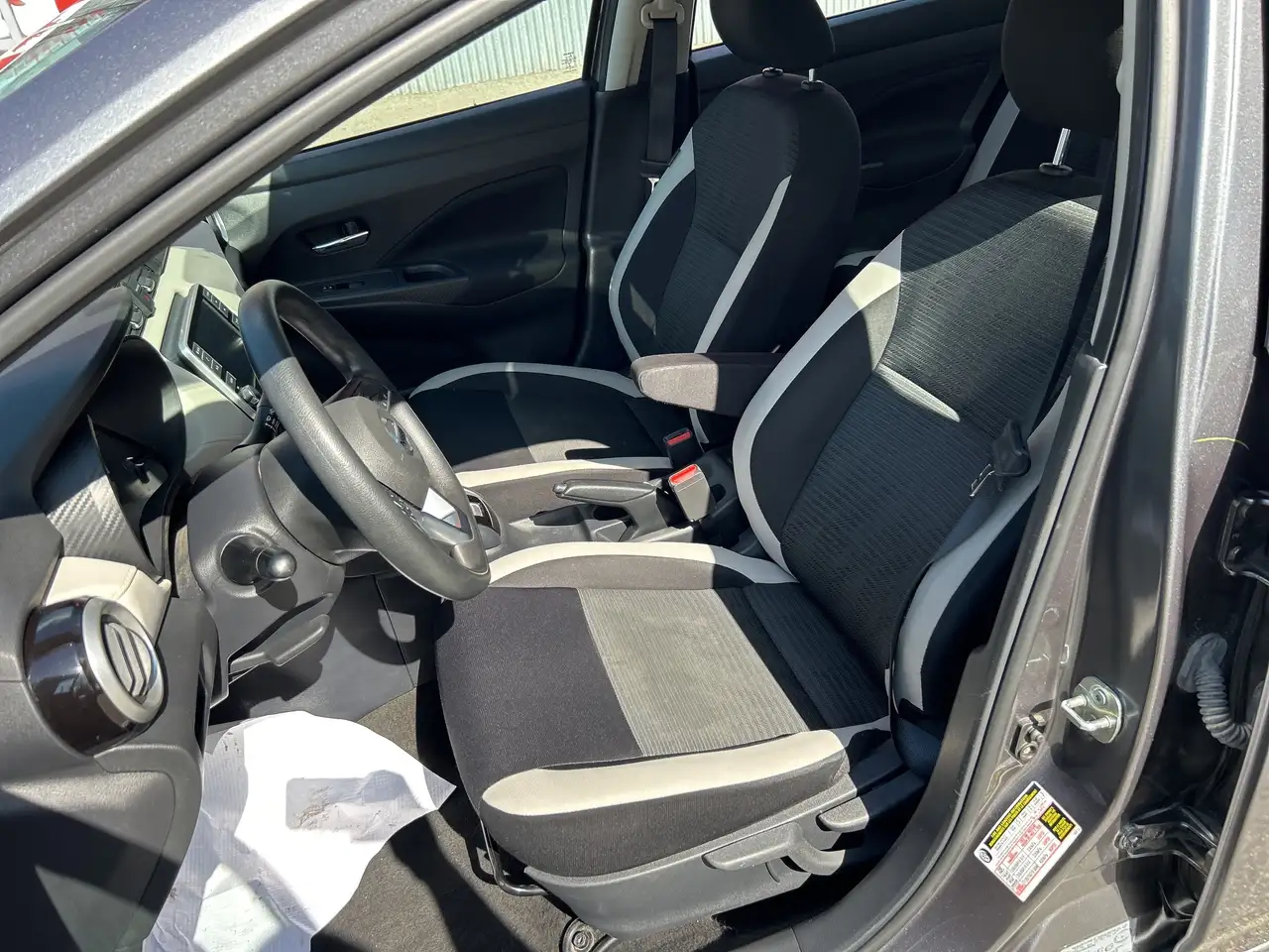 Nissan Versa снимка Nissan Versa