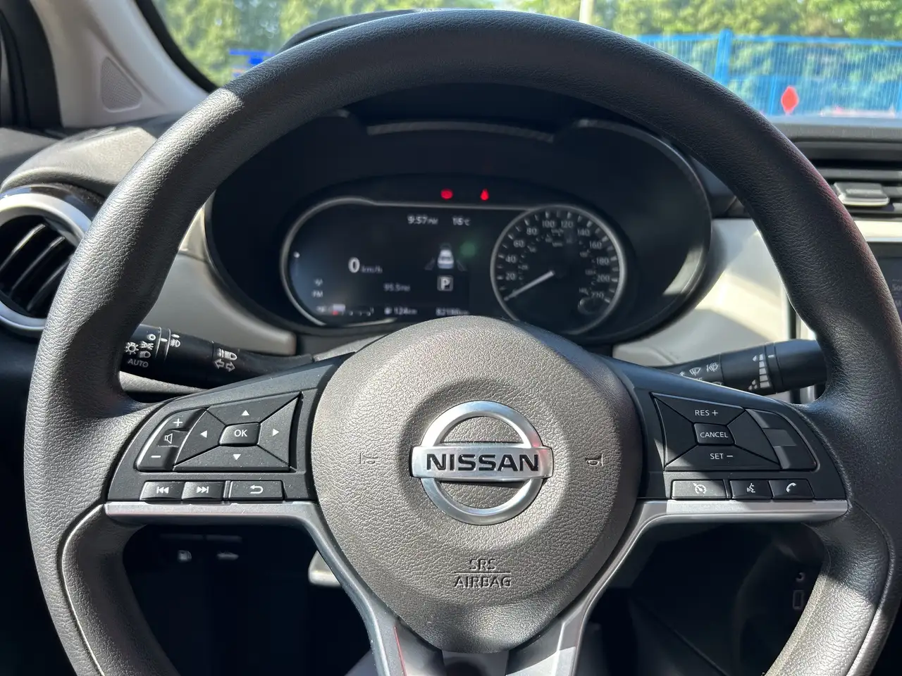 Nissan Versa снимка Nissan Versa