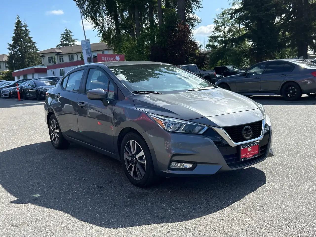 Nissan Versa снимка Nissan Versa