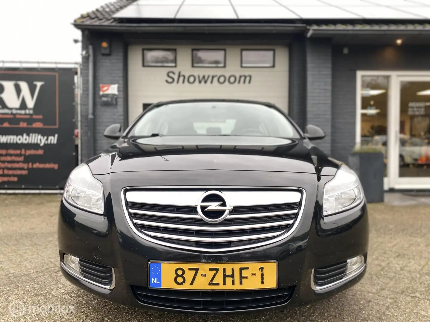 Opel Insignia 1.6 TURBO Cosmo *NIEUWE APK* 180PK* TREKHAAK* Zwart - 2