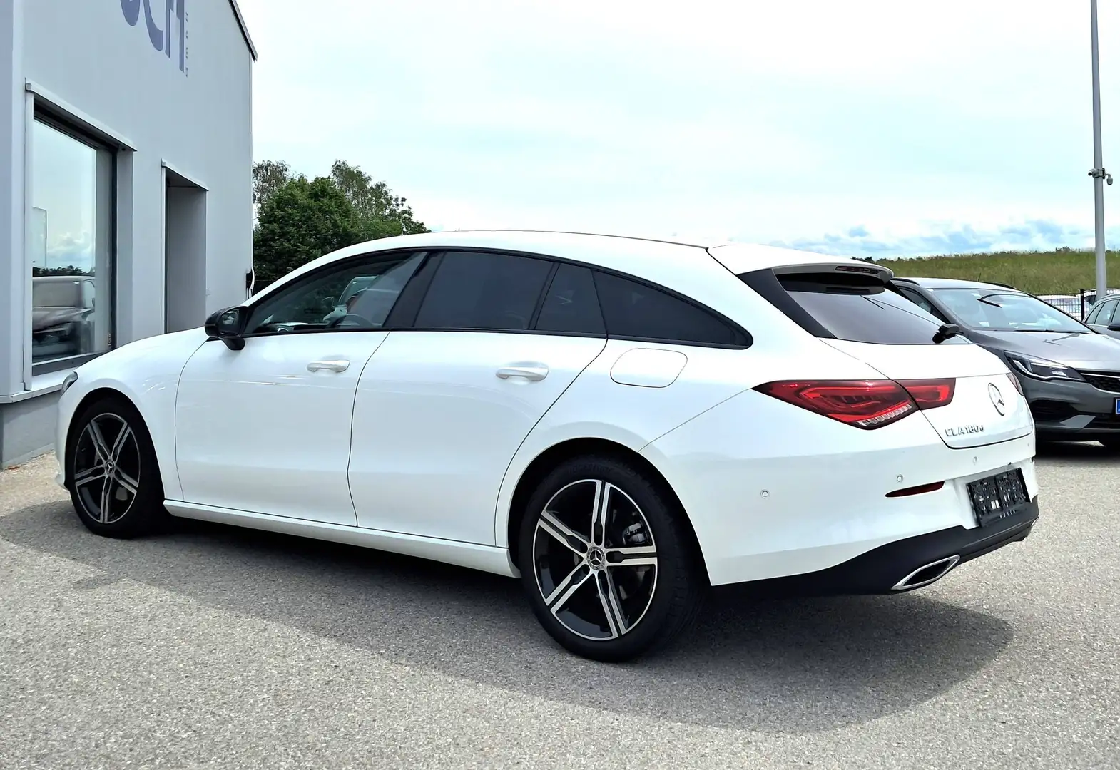 Mercedes-Benz CLA 180 CLA 180 d Shooting Brake Aut. Weiß - 1