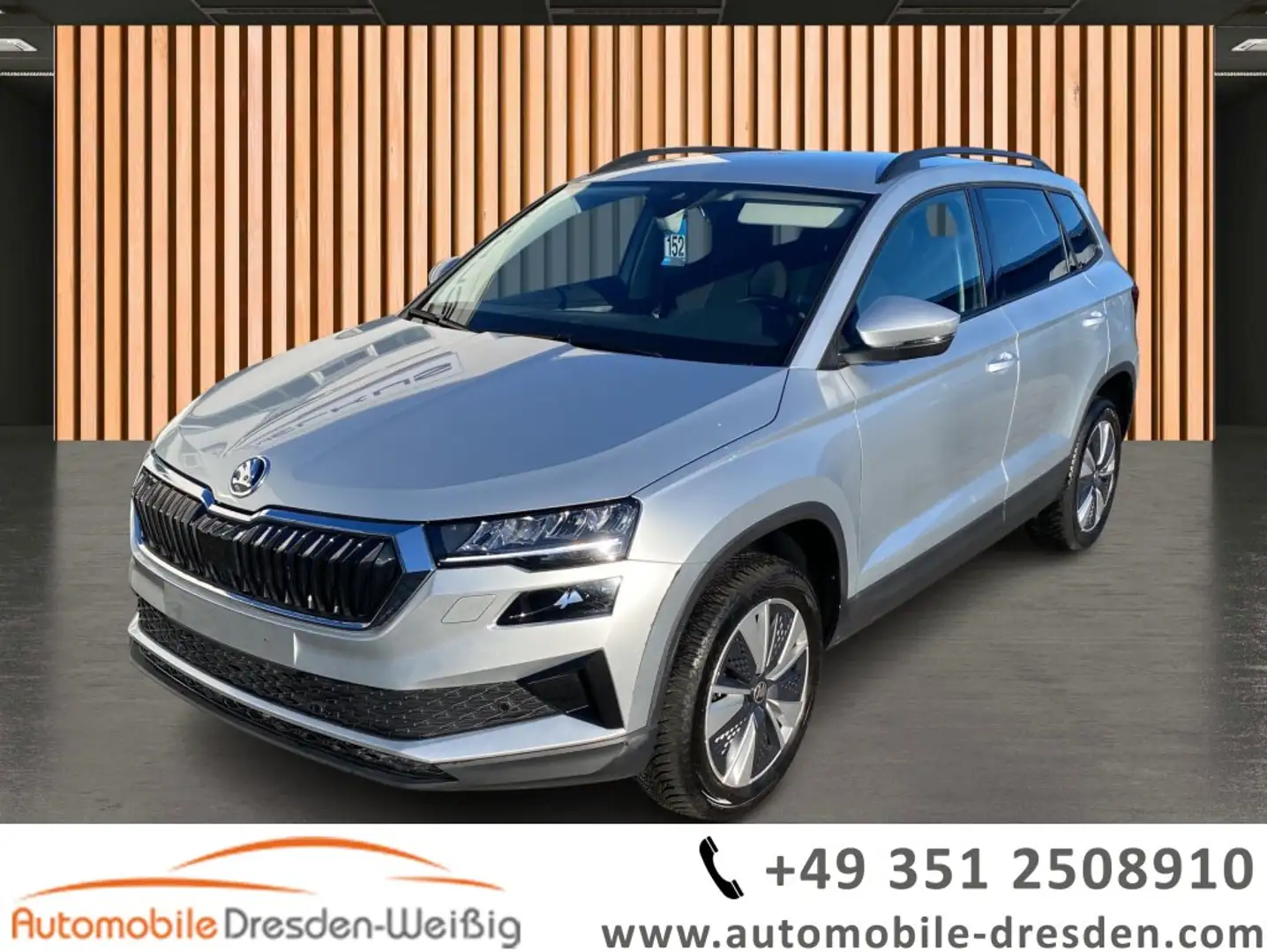 Skoda Karoq 2.0 TDI DSG Executive*Navi*ACC*Kamera*LED* Silber - 1