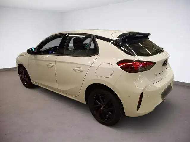 Opel Corsa view 8