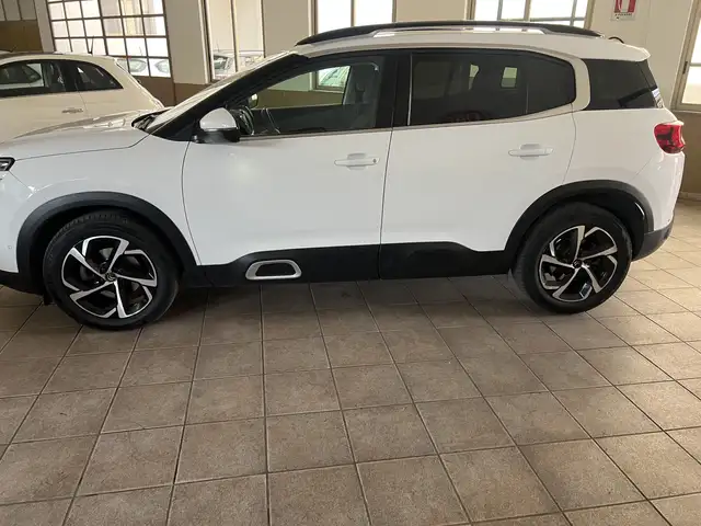 Citroen C5 Aircross view 3