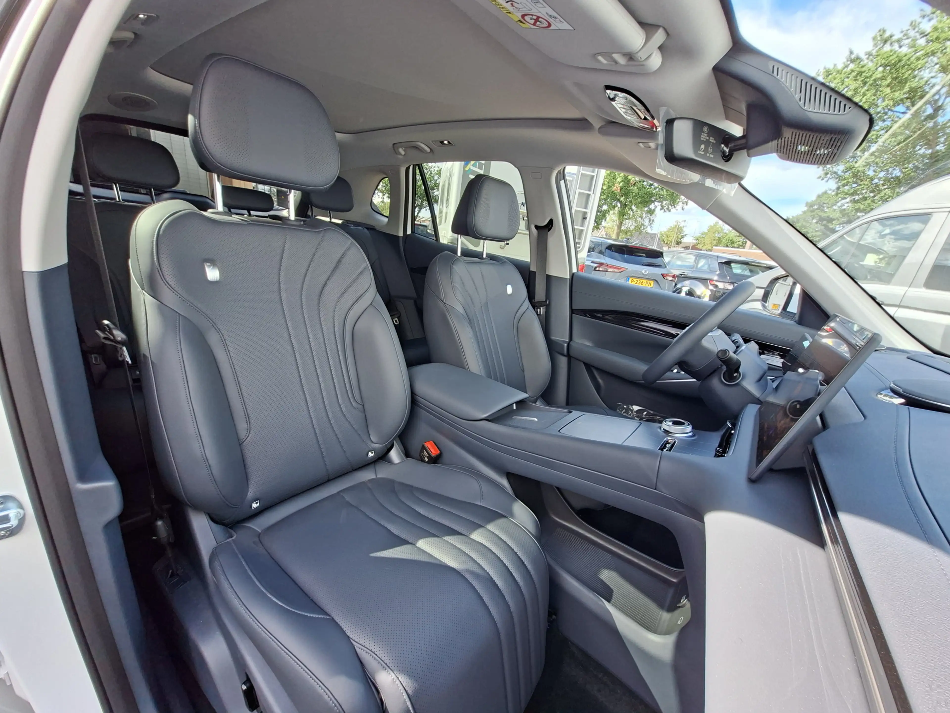 Geely E5 Max+ 68 kWh V2L Massage Koel+Verw Pano HeadUp — photo 3