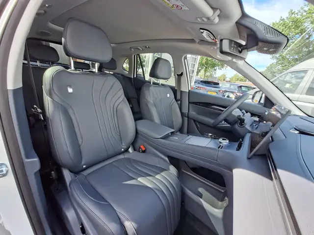 Geely E5 view 3
