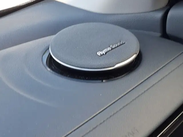 Geely E5 view 14