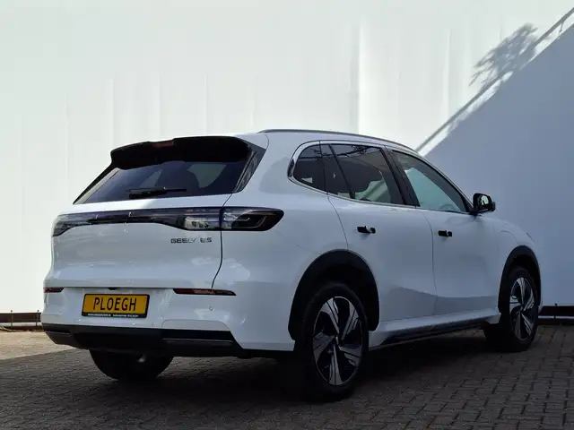 Geely E5 view 2