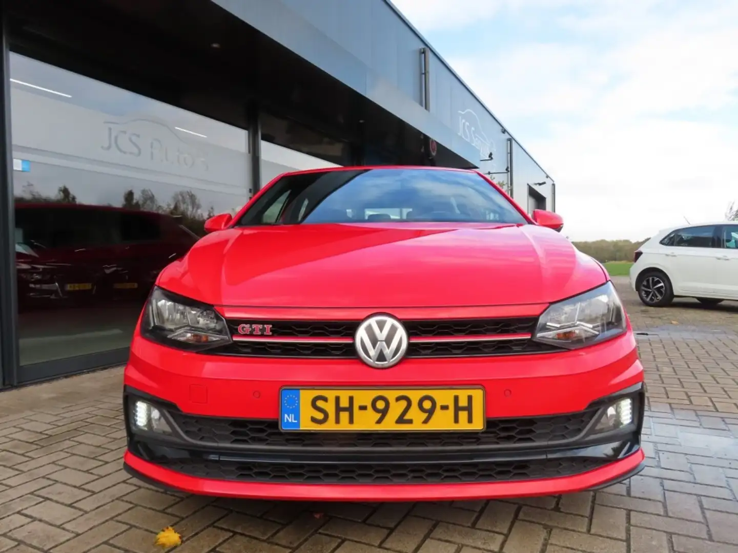 Volkswagen Polo GTI 2.0 TSI GTI DSG Ecc Acc Navi 2x Pdc 2018 Rood - 2
