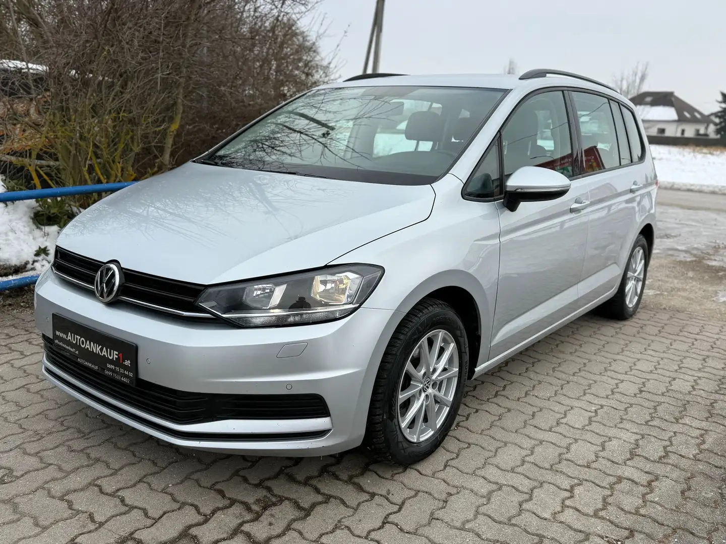 Volkswagen Touran Comfortline 1.6 TDI DSG **Automatik**NAVI**ACC** Silber - 2