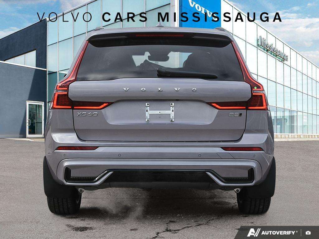 2026 Volvo XC60 B5 AWD Plus Dark Theme alt 5