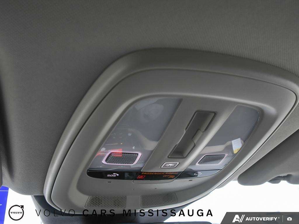 2026 Volvo XC60 B5 AWD Plus Dark Theme thumb 22