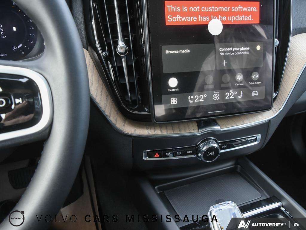 2026 Volvo XC60 B5 AWD Plus Dark Theme thumb 20