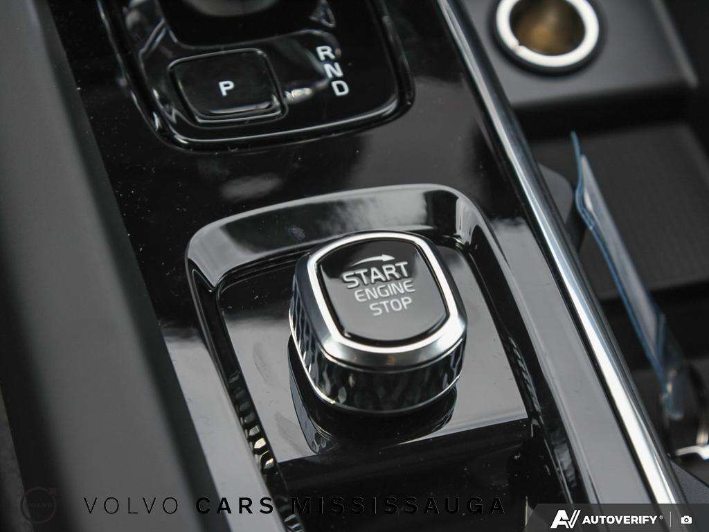 2026 Volvo XC60 B5 AWD Plus Dark Theme thumb 27