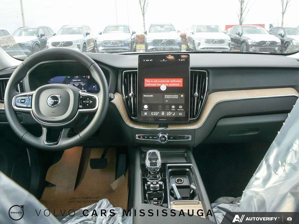 2026 Volvo XC60 B5 AWD Plus Dark Theme thumb 25