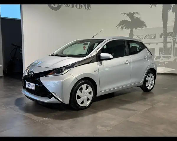 Toyota Aygo 2ª serie 1.0 VVT-i 69 CV 5 porte x-play MMT