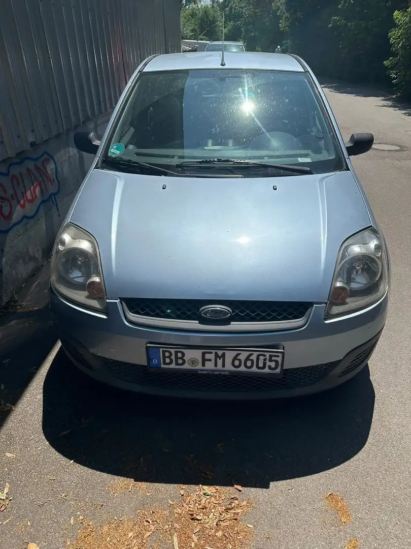 Ford Fiesta 1.3 Blau - 2