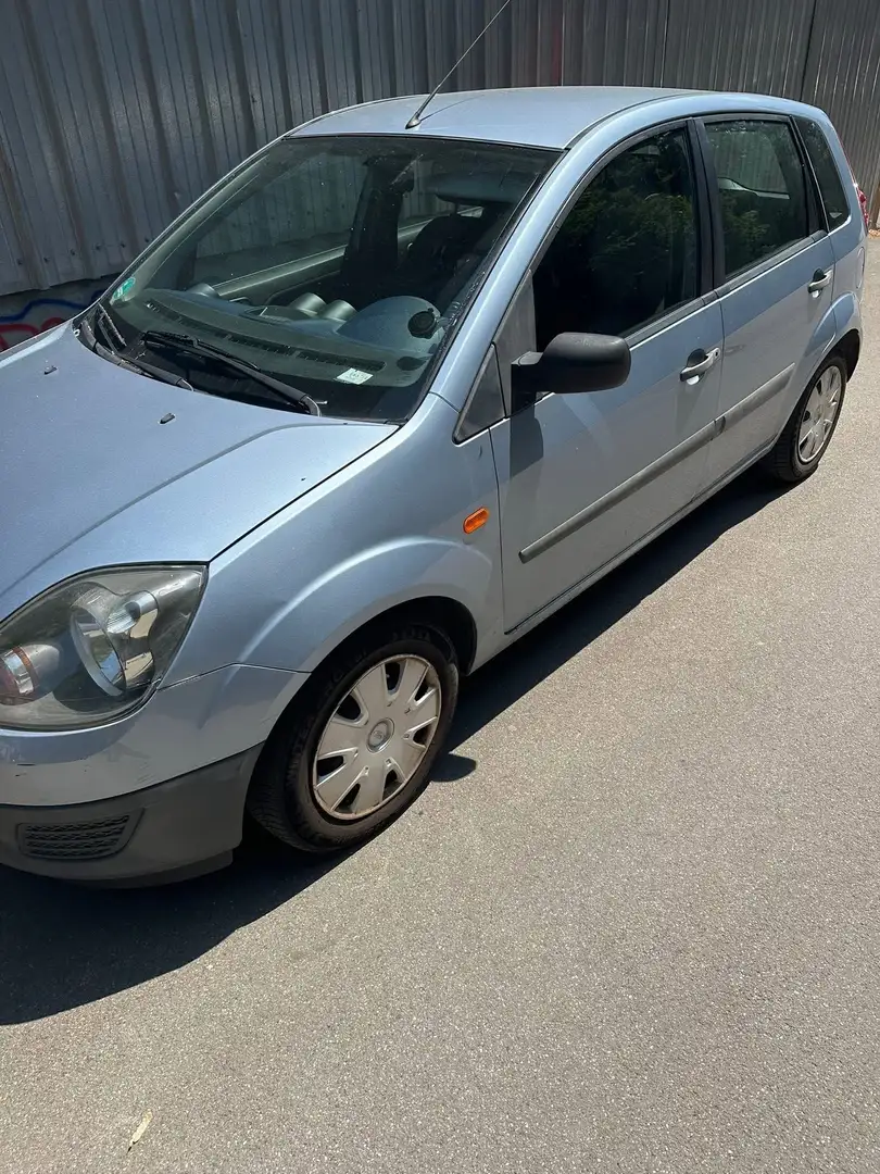 Ford Fiesta 1.3 Blau - 1