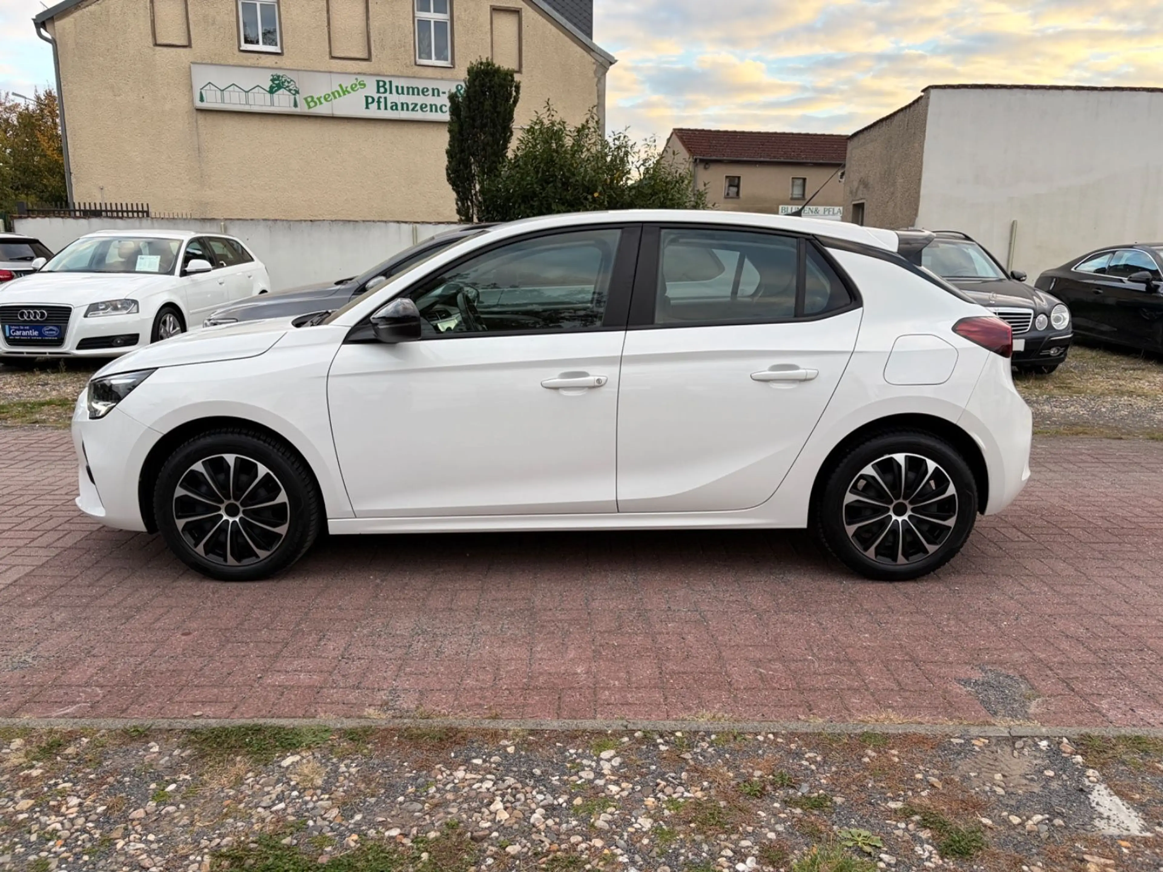 Opel Corsa F Edition+AUTOM+NAVI+TEMPOM+R.KAMERA+++ — photo 5