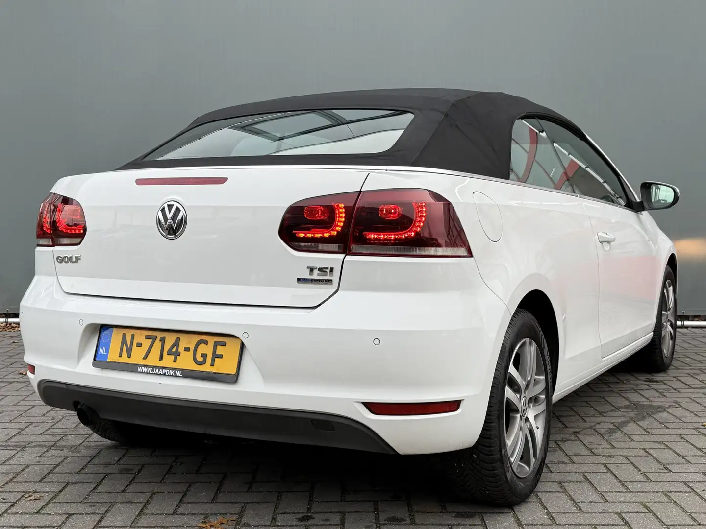 Volkswagen Golf Cabriolet BWJ 2012 1.2 TSI 105 PK BlueMotion STOELVERW. | NA Biały - 2