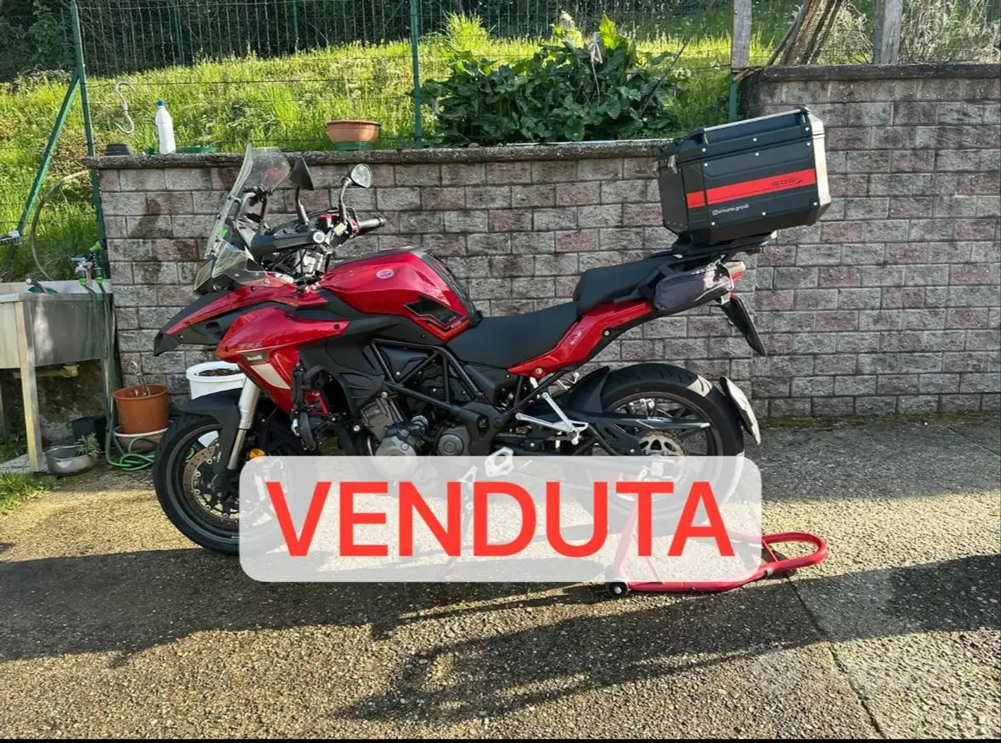 Benelli TRK 502 Roşu - 1