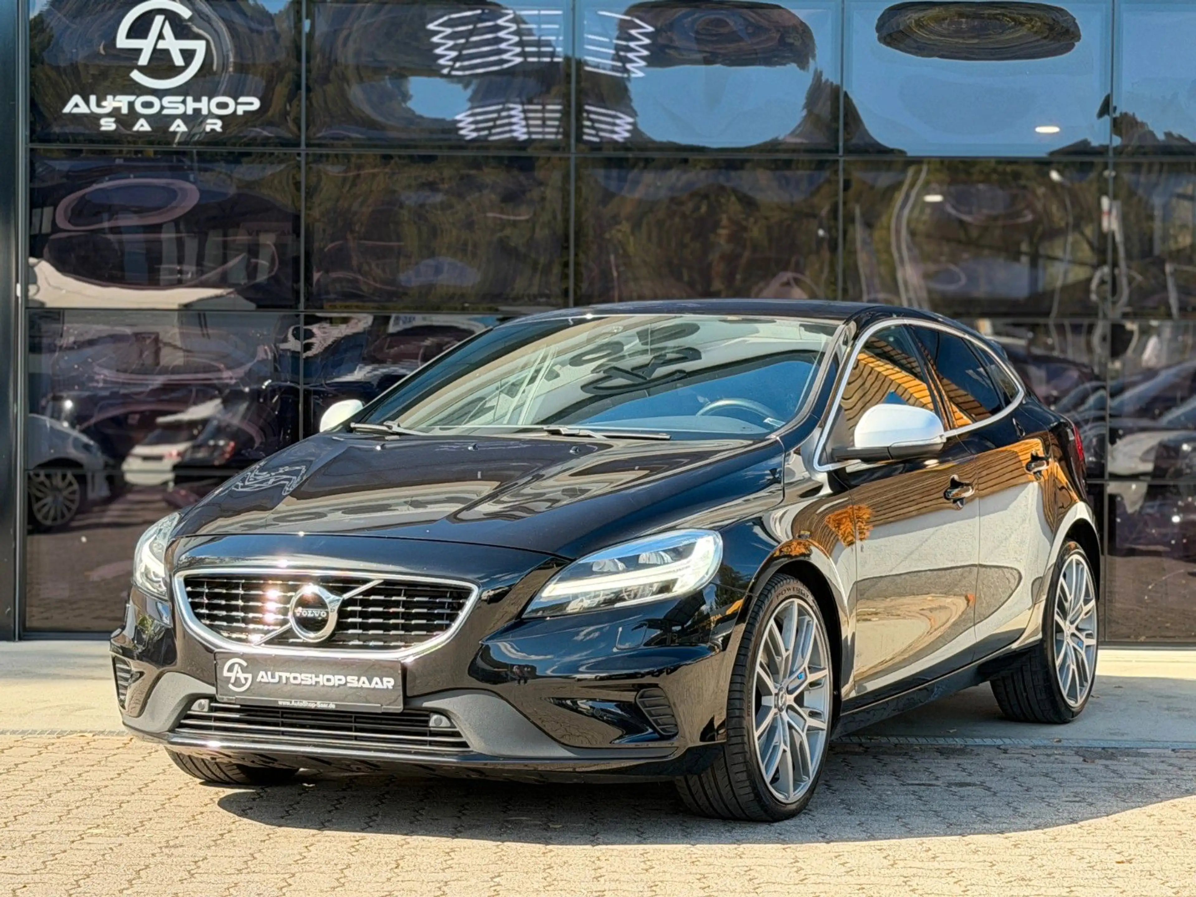 Volvo V40 R-Design CAM/SHZ/SPORT/LED