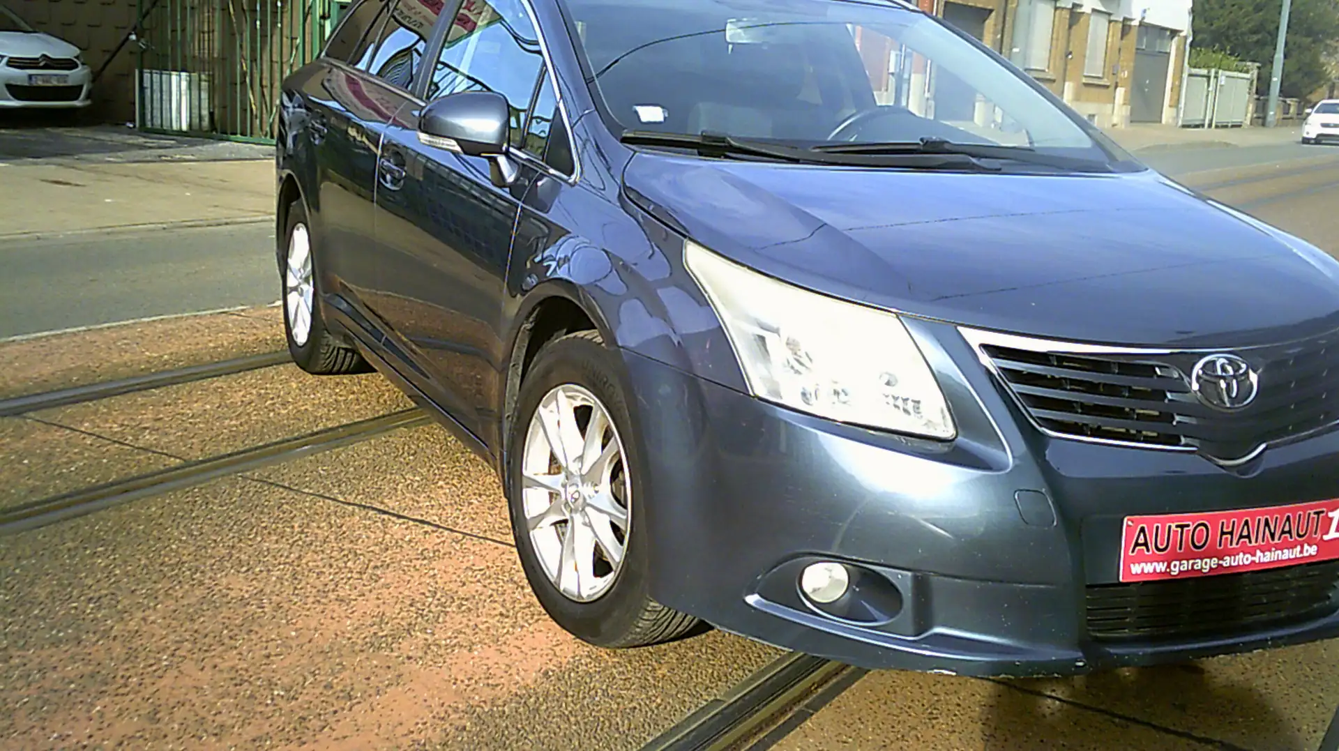 Toyota Avensis Avensis SW 2.0 Turbo D4D 16v Linea Terra Gris - 1