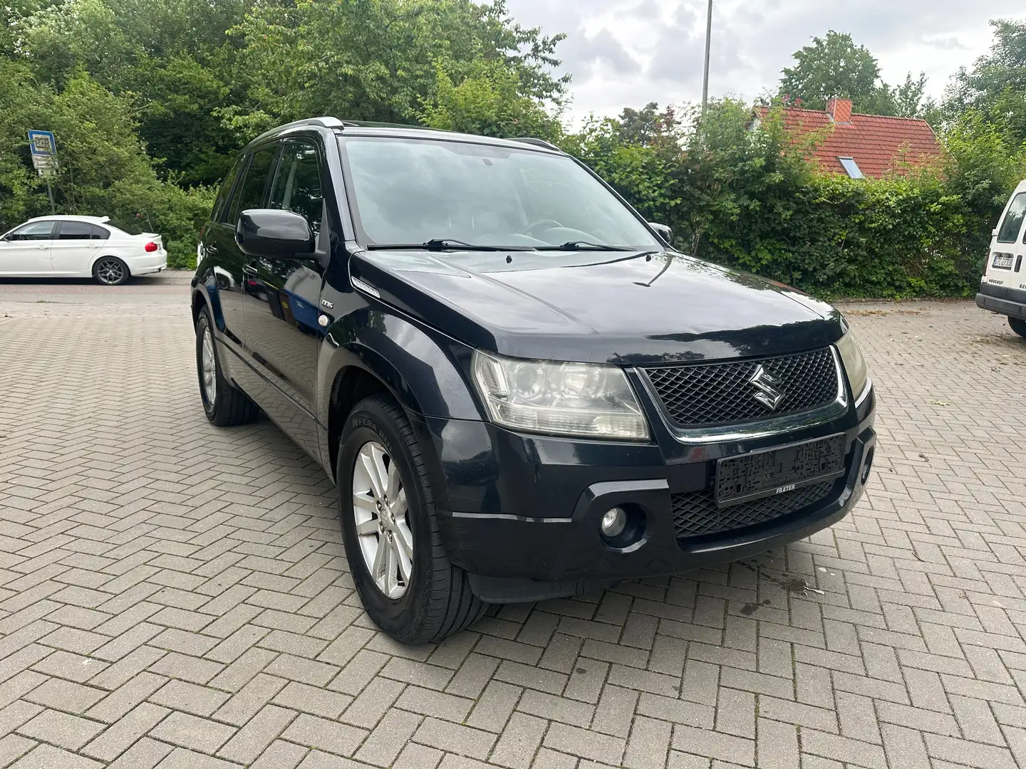 Suzuki Grand Vitara 1.9 DDIS X 30 (5-trg.) Schiebedach / AHK Schwarz - 2