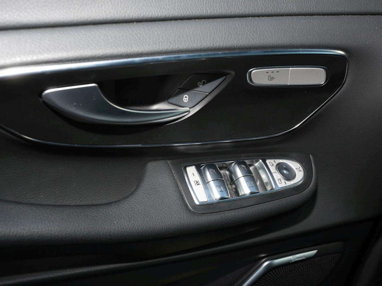 Mercedes-Benz V 250