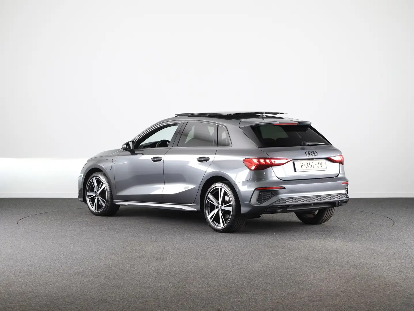 Audi A3 Sportback 40 TFSI e S line Plug in Hybrid | Panora Gris - 2