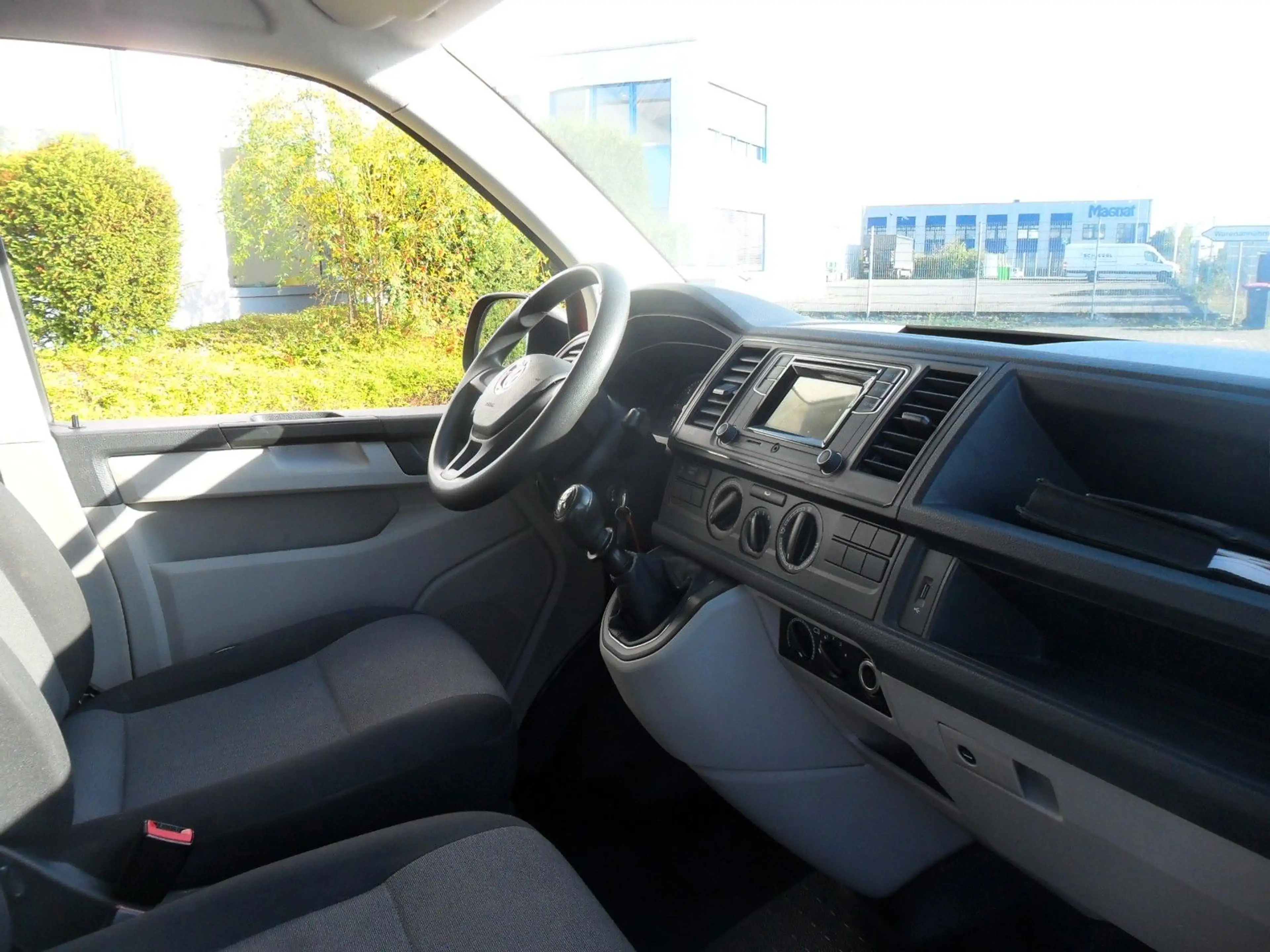 Volkswagen T6 Caravelle Kombi Lang 2.0 TDI*EF*ZV*6Sitzer — photo 12