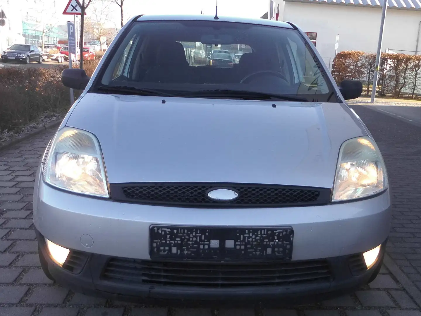 Ford Fiesta 1.3 Ambiente.KLIMA .ALU.15 ZOLL TÜV+SERVIS NEU Ezüst - 1