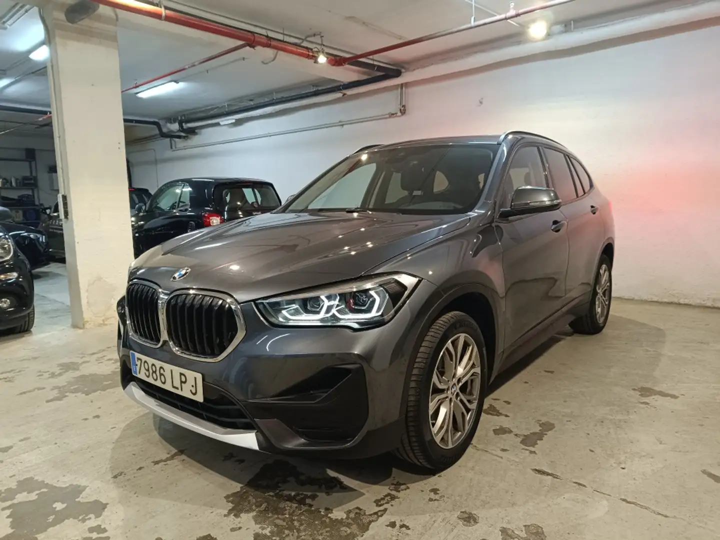 BMW X1 sDrive 18iA Grijs - 1
